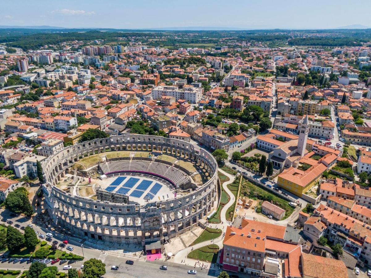 Kuca Za Odmor Lilly Villa Póla Kültér fotó